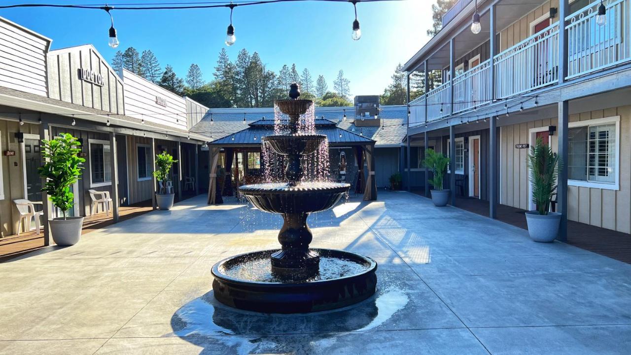 The Old West Inn Willits Exterior photo