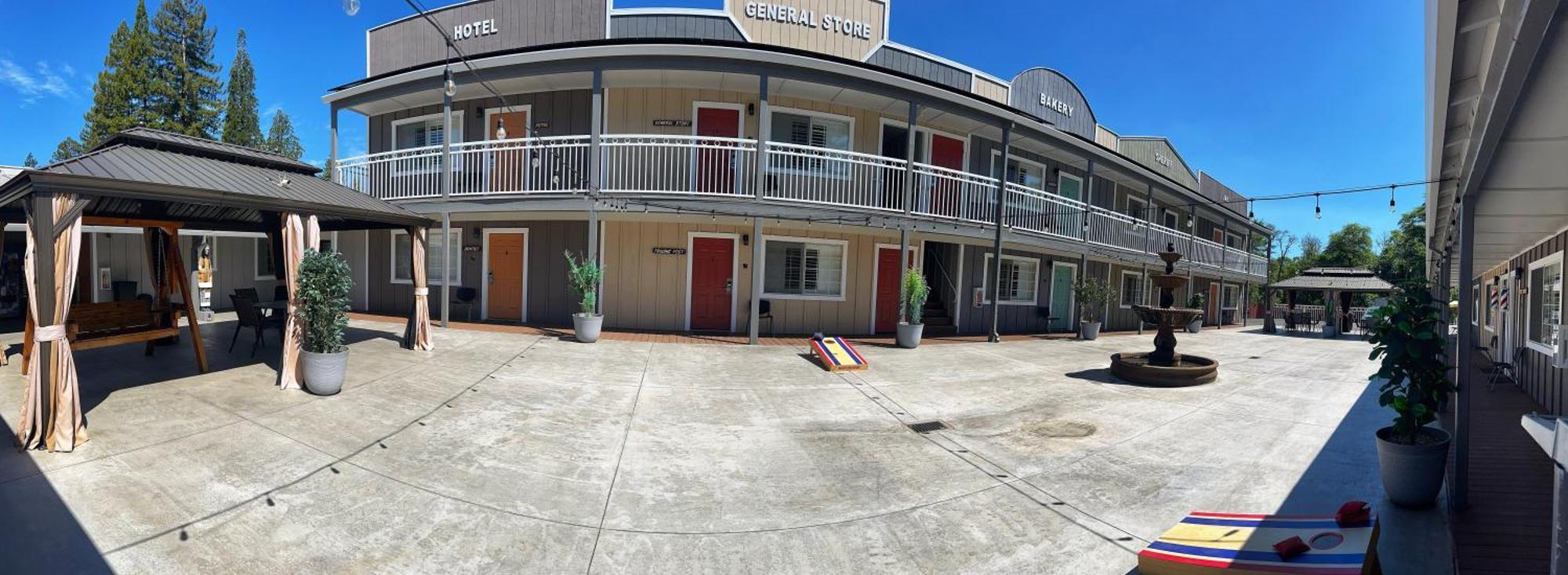 The Old West Inn Willits Exterior photo